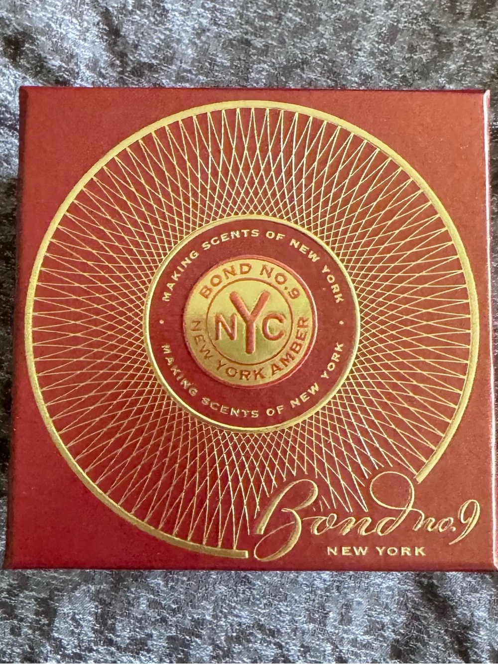 New In Box Bond No. 9 New York Amber Candle Extremely Rare Discontinued